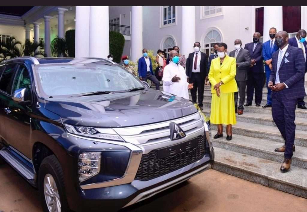 Denis Onyango Receives A Brand New Car From President Museveni